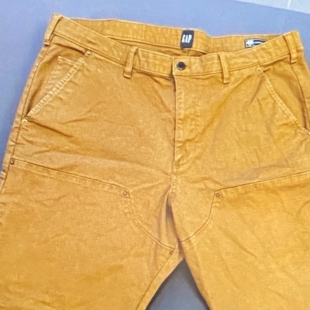 GAP Men's Mustard Cargo Pants